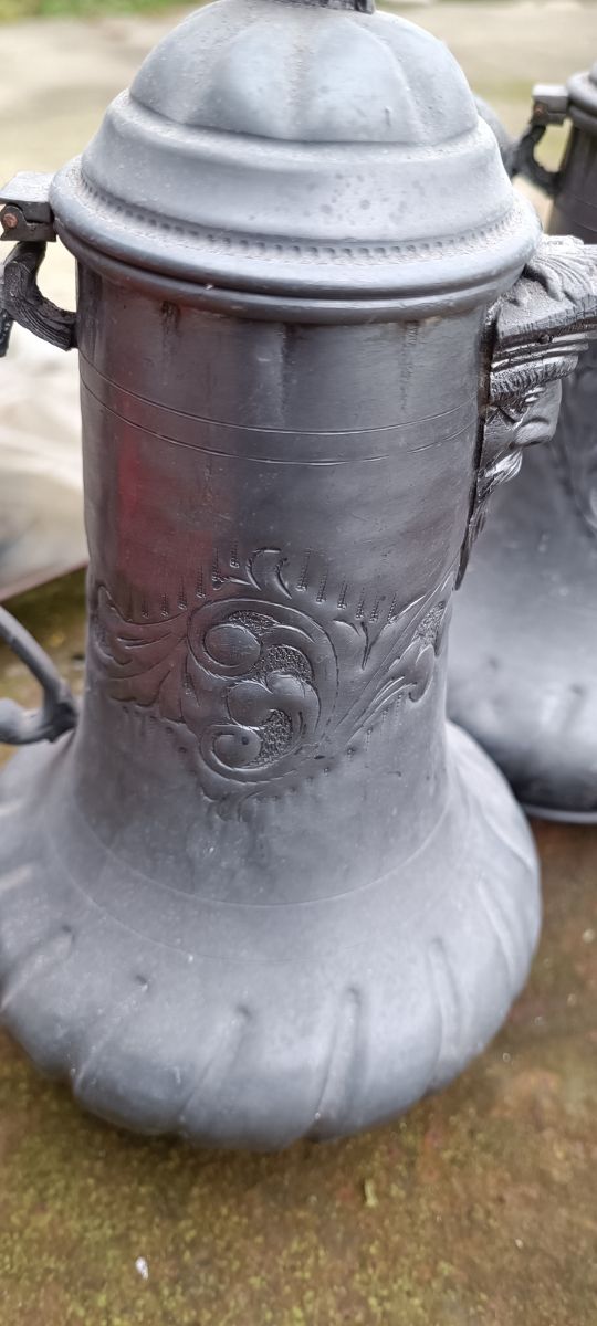 Riproduzione di 2 antiche caffettiere - teiere