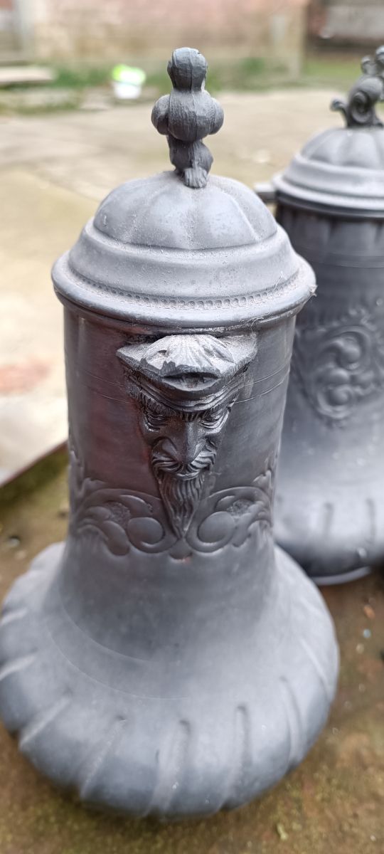 Riproduzione di 2 antiche caffettiere - teiere