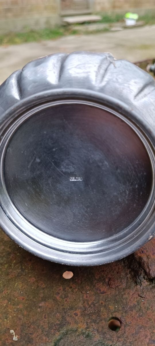 Riproduzione di 2 antiche caffettiere - teiere