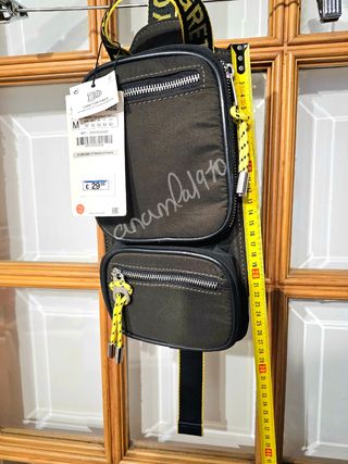 Bolso tipo riñonera verde oscuro zara