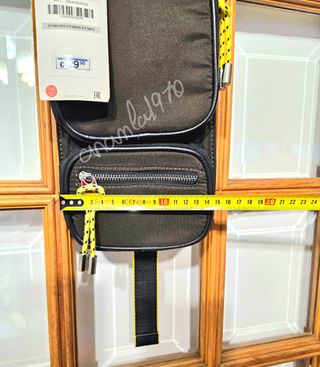 Bolso tipo riñonera verde oscuro zara