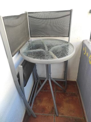 Set de mesa y 2 sillas de exterior