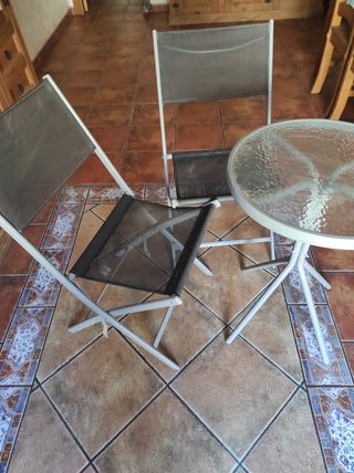 Set de mesa y 2 sillas de exterior