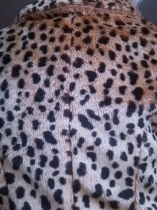 Abrigo imitación piel de leopardo 