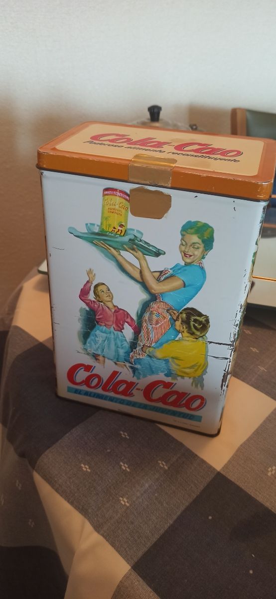 Latas antiguas de cola cao