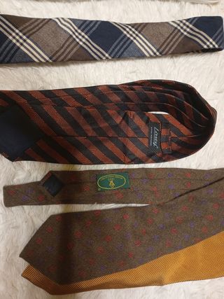 Corbatas diversas marcas