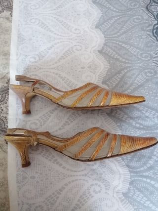 Zapatos y bolso a juego