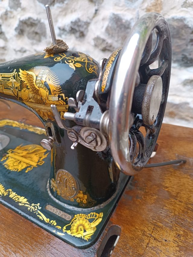 Máquina de coser singer.