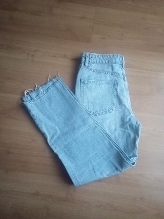Pantalón vaquero claro, cintura alta de Zara