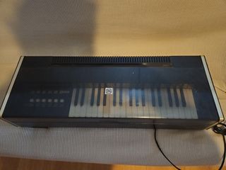Magnus electric  chord organ