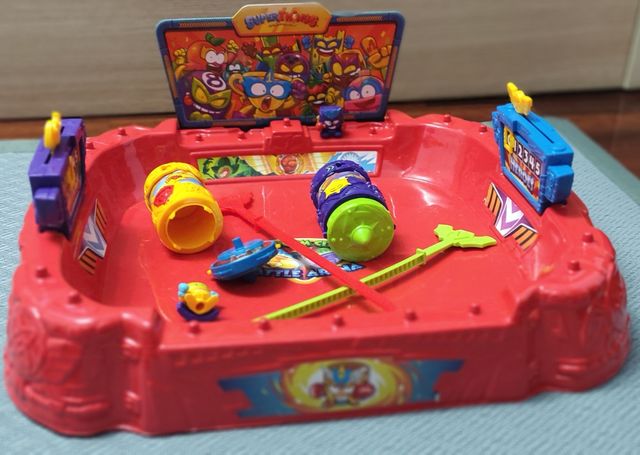 Superthings Battle Spinners Arena
