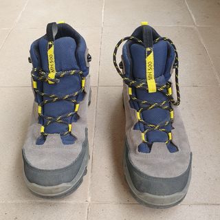 Botas de montaña y senderismo mh 500