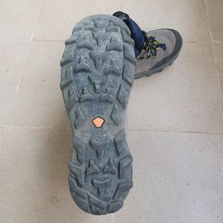 Botas de montaña y senderismo mh 500