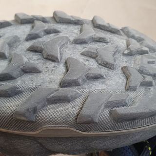 Botas de montaña y senderismo mh 500