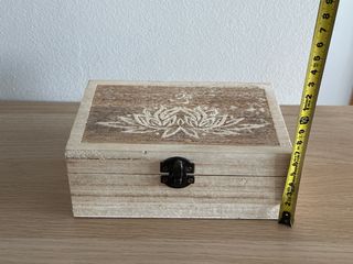 Caja decorativa de madera
