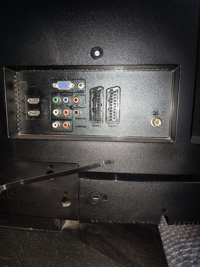 Televisión 32" Sharp