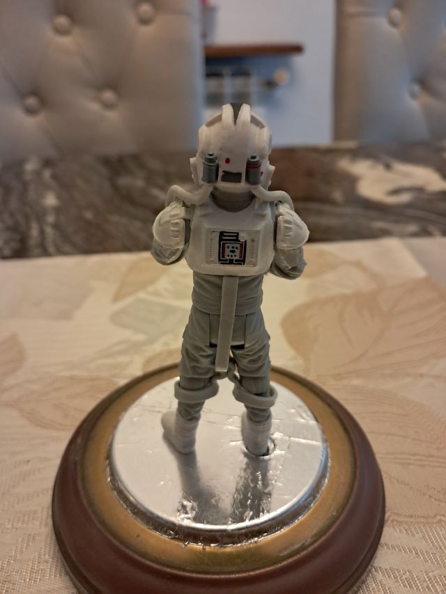 Figura Star Wars piloto AT'AT 3'75" + Urna