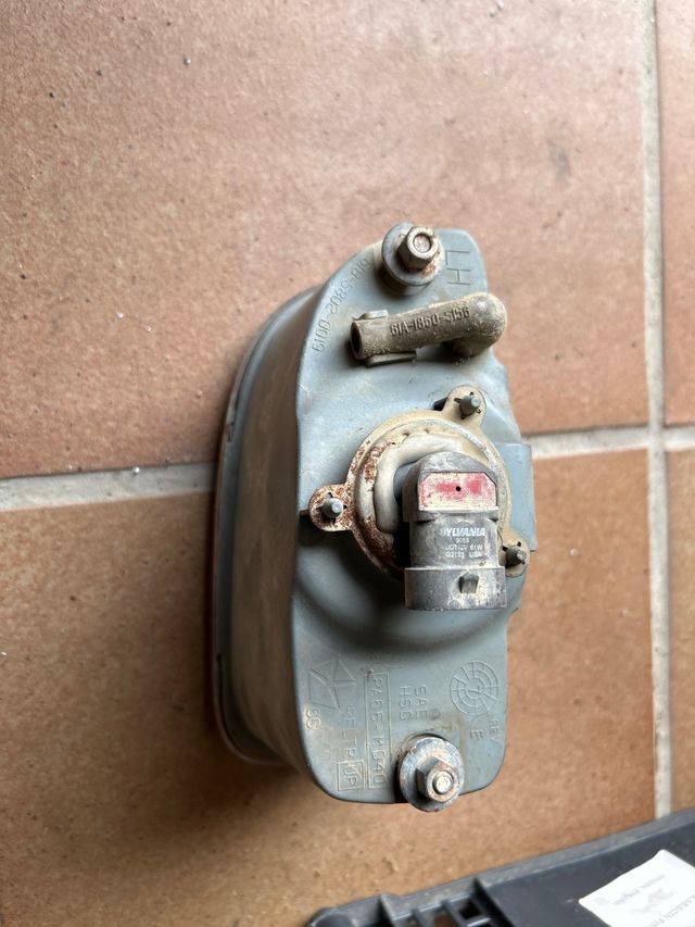 Antiniebla izquierda de jeep cherokee