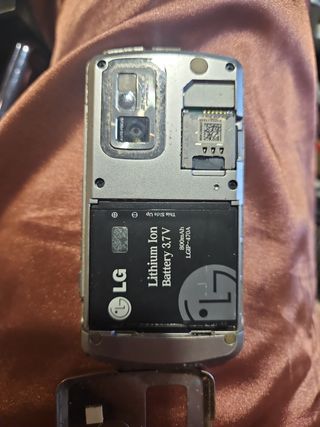 Teléfono LG de tapa