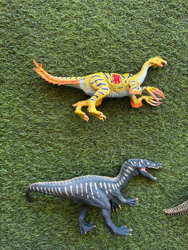 Lote 4 dinosaurios