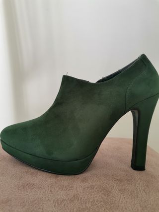 Zapatos tacón color verde N36. Marypaz