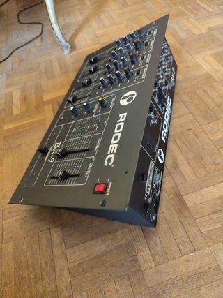 Mesa de mezclas Rodec bx 14 nueva