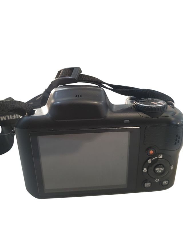 Fotocamera compatta Fujifilm Finepix S8600 da 16 MP