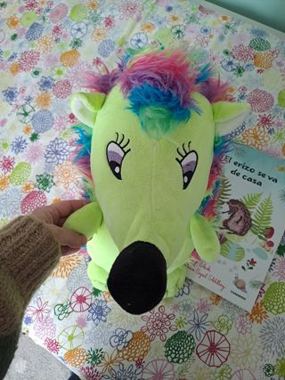Libro y peluche Erizo se va de casa 🏡