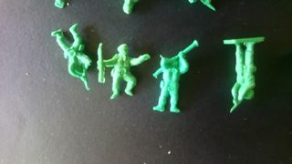 Paracaidistas Montaplex