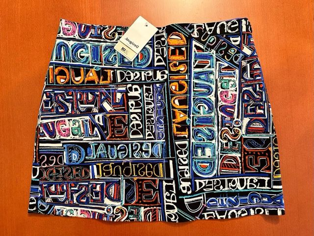 Falda mini DESIGUAL “SÚPER PRECIO”