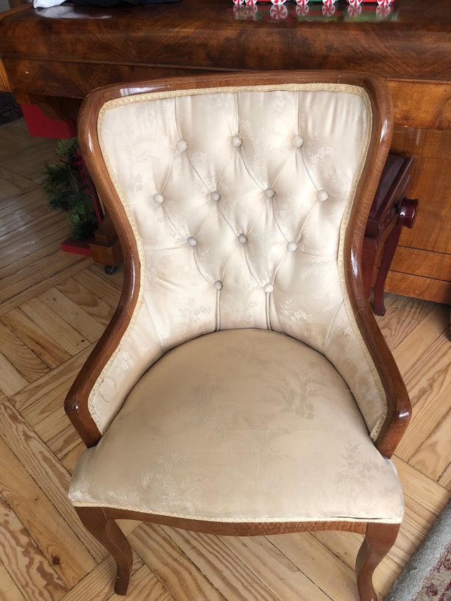 Preciosa descalzadora madera capitone raso