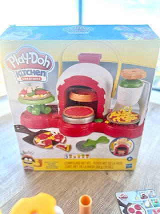 Pizzeria Play-Doh con caja y plastilina