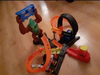 Pista Hot Wheels Gasolinera del Gorila Toxico