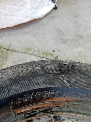3 ruedas con llantas 