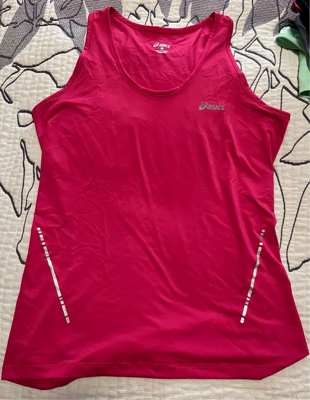 Camiseta Asics chica. 