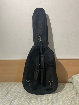 guitarra clásica con funda original