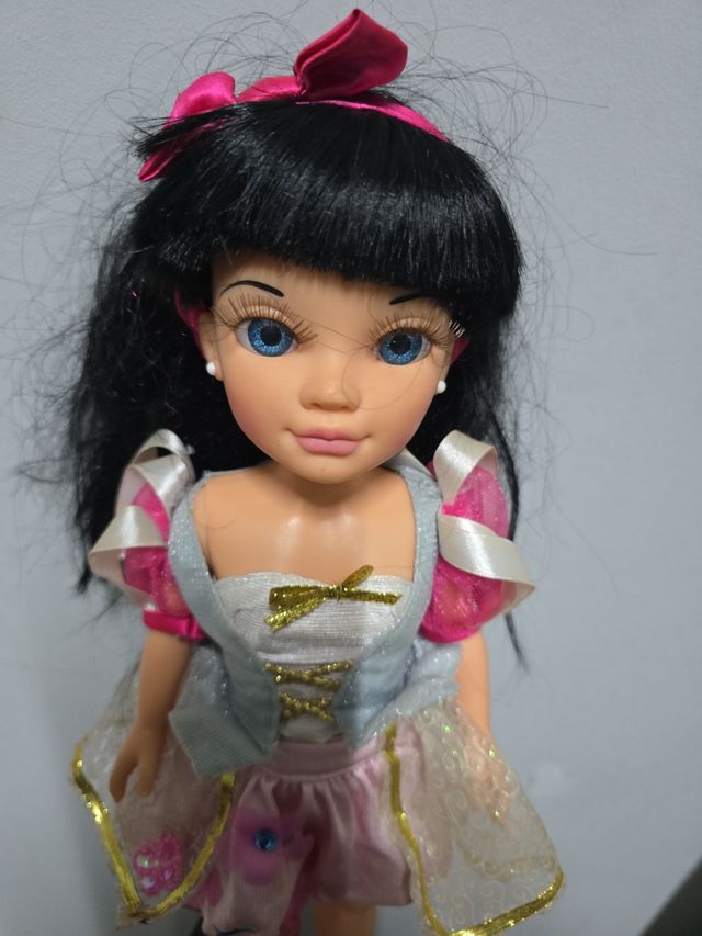 Muñeca Nancy blanca nieves