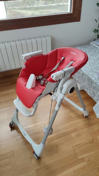 Trona Pegperego evolutiva roja