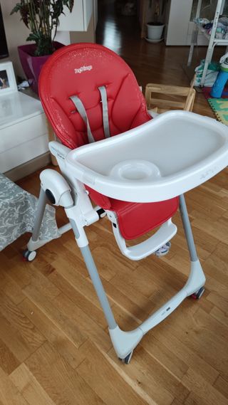 Trona Pegperego evolutiva roja