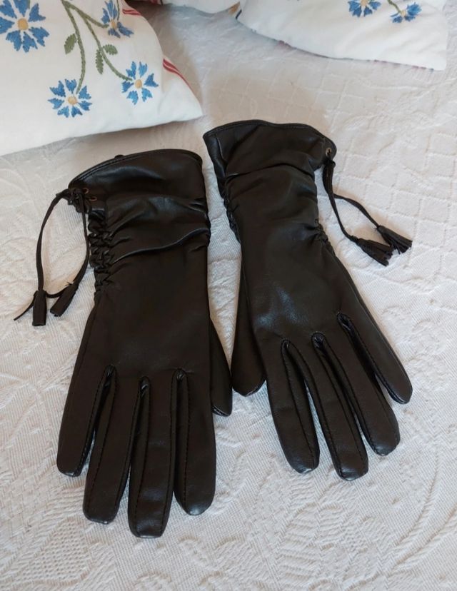 Pack guantes piel y gorro marrón oscuro
