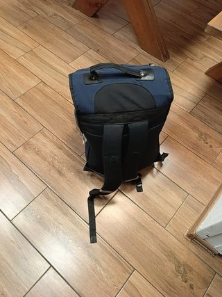 Mochila de viaje, con varios bolsillos