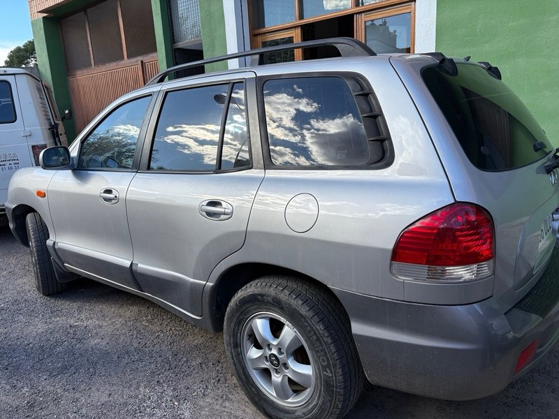 Hyundai Santa Fe 2005 - foto 1