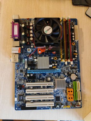 Placa GIGABYTE GA-M55plus-S3G + Athlon