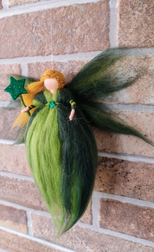 Fata natalizia ispirata a Waldorf