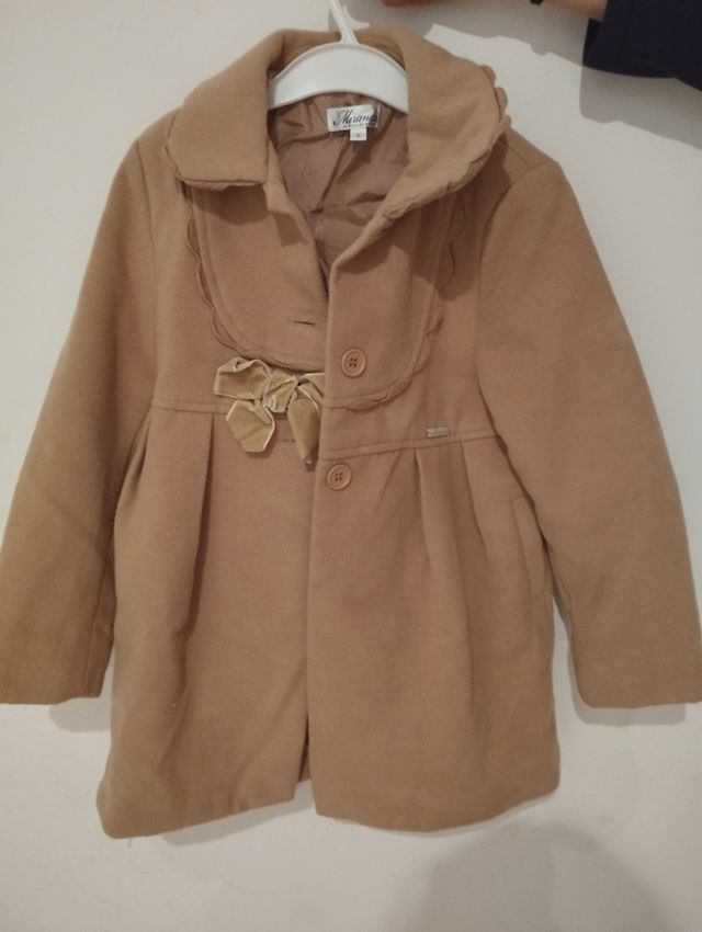 Abrigo de niña