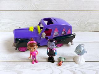Vampirina Auto con luci e suoni + personaggi extra