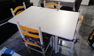 Mesa de cocina y sillas
