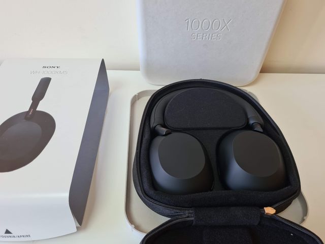 Auriculares Sony WH1000-XM5 negros