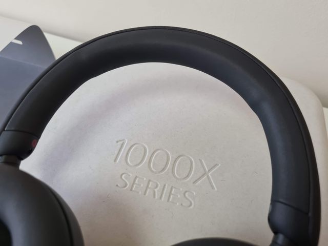 Auriculares Sony WH1000-XM5 negros