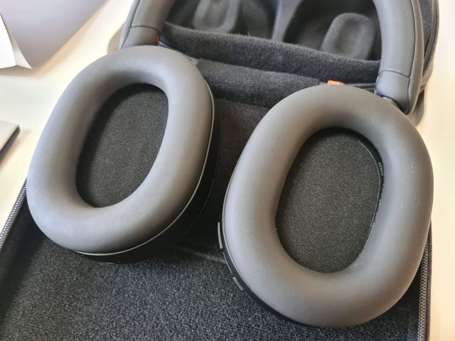 Auriculares Sony WH1000-XM5 negros